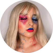 Tiktok link in bio 💜💙 Little bit of a #rainbow make up 🌈 look for this  beautiful Monday 🥰 . . . . . . . . . . . . Lashes