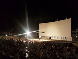 Vineri pe 2 august de la ora 20 30 la teatrul de vară jupiter vino să vezi în aer liber comedia boeing boeing un arhitect cu trei logodnice stewardese care nu știu una de cealaltă. In Acest Weekend DupÄ 12 Ani La Teatrul De VarÄ Din Neptun A Avut Loc Primul Spectacol Mangalia Tv
