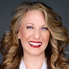 Lacey Newell's Instagram, Twitter & Facebook