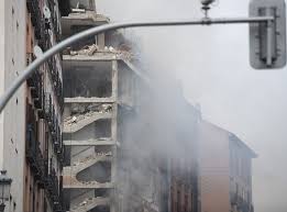 De acordo com a imprensa espanhola, o edifício em causa alberga um lar de idosos e fica situado junto a uma igreja. Fe1kk7wvh Mmkm