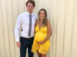 Browse 1,326 gary rohan stock photos and images available, or start a new search to explore more stock. Afl 2018 Gary Rohan S Twin Baby Girl Dies Sydney Swans Team V Western Bulldogs Round 4 Daily Telegraph