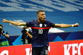 Jun 09, 2021 · well, he is kylian mbappé, one of the favourites for the 2021 ballon d'or. Paris Saint Germain Kylian Mbappe Vermeintlicher Treueschwur Sorgt Fur Arger