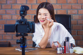 4 tips to starting a makeup business