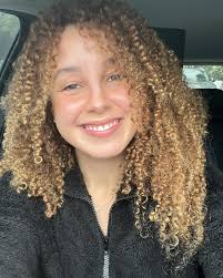 📣 BIG ANNOUNCEMENT 📣 I got 5 SPOTS for my new COACHING program and these  are the details of the offer: If you're a MOM who wants to get in the BEST