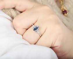 Anillo de compromiso de moissanita gris pera vintage, moissanita gris de  oro blanco de 14 quilates único y anillo de aniversario de promesa de  pavimentación de media eternidad de diamantes