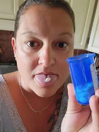 How can I ensure my aquarium tank is safe and will not leak or burst?