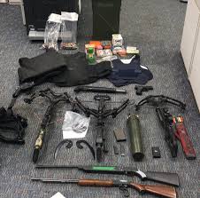 Заряженное оружие 1 — loaded weapon 1, 1993. Police Seize Loaded Firearms Handguns And Crossbows From Langley Home News 1130