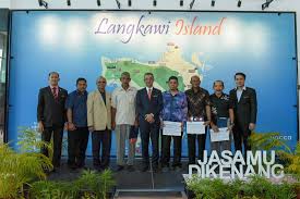 Persaraan ustaz muhamad kamel bin ahmad. Majlis Budimu Disanjung Jasamu Dikenang Lembaga Pembangunan Langkawi