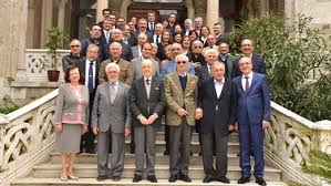 Hamdi yasaman'a saygı konferansı 10.01.2017 tarihinde ertelenen hukuk fakültesi sınavları hakkında Istanbul Universitesi Hukuk Fakultesi