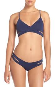 That S A Wrap Elongated Slits Make These Bikini Bottoms Extra Chic Bikinis Summer Fashion Outfits Swimsuits