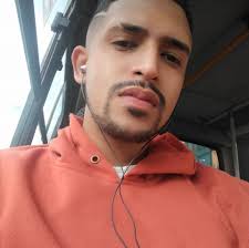 Se necesita auxiliar de cocina y oficios varios, restaurante centro, cerca  candelaria, horario de 12 m a 8 pm