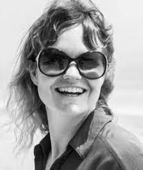 Paula Loos's Instagram, Twitter & Facebook