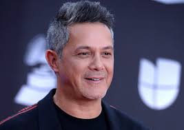 He earned multiple grammy and latin grammy awards, notably for el alma al aire. Singer Alejandro Sanz To Return To El Paso With Lagira Tour