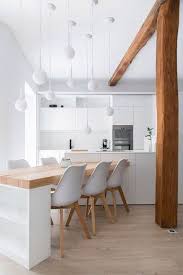 Adopter L Ilot Dans La Cuisine Rien De Plus Simple Ilot Cuisine Cuisine Blanche Et Bois Amenagement Cuisine