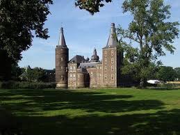 It's part of the municipality of heerlen but has a long, separate history and was an independent municipality until 1982. Hoensbroek Castle Places To Go Beautiful Places Places