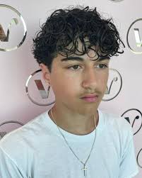 First day fit = new kicks + new piercing 📚👌⁠ ⁠ #bearybraveclub  #earpiercing