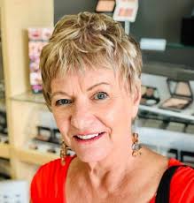 You can keep shoulder length hair or make a short gray pixie women over sixty should not follow the mainstream. Short Choppy Hairstyle For Fine Hair Over 60 Short Hair Styles Short Choppy Hair Fine Hair