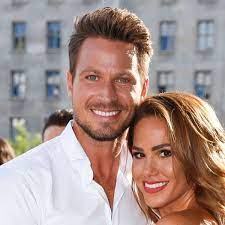 Scroll through to meet the 32 women who are. Bachelor Sebastian Pannek Und Angelina Heger Erste Hochzeitsfotos Da Promi Tv