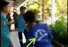 Check spelling or type a new query. Beredar Video Diduga Siswa Sekolah Di Banyuwangi Aniaya Temannya Beritajatim Com