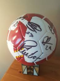 The four elite clubs, arsenal, chelsea, manchester united and liverpool generate millions of pounds sterling in worldwide replica kit sales. Bileys Mullet A Twitter Right Here We Go Official Nike T90 2008 09 Premier League Match Ball Signed By Pompey Squad Cost Me 50 Looking To Get That Back Going Up On Ebay