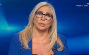 Mara venier a domenica in anche l'anno prossimo? Domenica In Bomba A Pochi Minuti Dalla Diretta Tutto Deciso Mara Venier Tam Tam Impazzito In Rai Libero Quotidiano