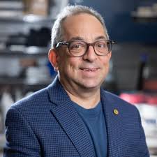 Big, bold, and built to inspire—these new stairs bring modern luxury to the  heart of the New American Home, powered by Viewrail innovation. Elevating  design standards nationwide, Viewrail's latest…