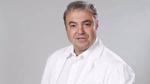 Seriálový bobo švarc z ordinace si ze svého těla dělal často legraci.… Martin Zounar Extra Cz