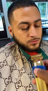 Dee Corbin (@dzz_hairbuzz_)