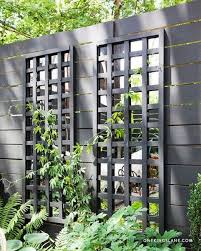 Diy Gespiegeltes Gitter Mit Benjamin Moore Shelf Outdoor Mat Waschbar Guzel Bahceler Arka Bahce Peyzaj Duzenlemesi Bahce Kapisi