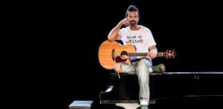 Pau donés was born on october 11, 1966 in montanuy, huesca, aragón, spain as pau donés cirera. Cs7t5wisq K0mm
