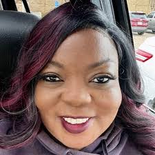 Vicky Lyles's Instagram, Twitter & Facebook