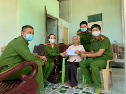 Viếng đền thờ liệt sỹ kỷ niệm 74 năm ngày thương binh liệt sĩ. Spiesr3hveegdm