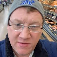 Shannon Fyffe's Instagram, Twitter & Facebook