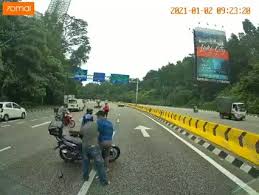 Cctv viral 28 march 2018. Berhati Hati Di Jalan Kuching Menghala Kl Sebelum Bulatan Roadtax Mudah My