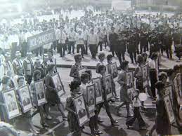 Care este punctul limita? referat despre tranzitia de la comunism la democratie despre crimele comunismului avem informatii stranse vreme indelungata in tara si in. Comunismul Felii De ViaÈ›Äƒ CotidianÄƒ Ziarul Metropolis Ziarul Metropolis