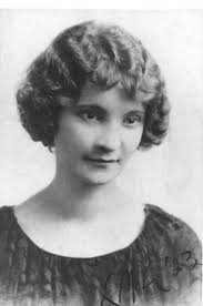 Lola Mclaughlin's Instagram, Twitter & Facebook