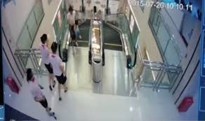 Como Evitar Accidentes En Las Escaleras Electricas Actitudfem