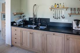A la recherche d'un produit cuisine chene massif pas cher ? Cuisine Chene Massif Blanchi Moderne Cuisines Pez