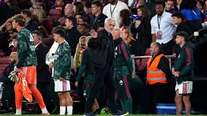 Vídeo: reverencia, lengua y puño, el icónico festejo de Mourinho ante el Barcelona