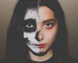 Ibu jauh lebih seram, kamu melihat sendiri enggak? Setahun Sekali Tampil Seram 10 Makeup Ini Pantas Dipoleskan Saat Halloween Tiba Yukepo Com