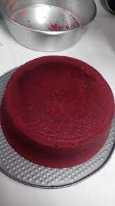 Untuk majlis di pejabat, juita telah menyediakan kek red velvet menggunakan resepi kami yang biasa di sini. Resepi Kek Velvet Kukus
