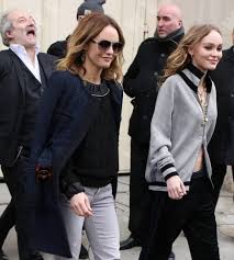 Benchetrit was born to a family of romani, sephardic and ashkenazi jewish ancestry. Dlisted Vanessa Paradis Got Married To Director Samuel Benchetrit