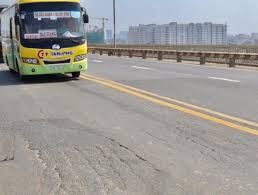 Cầu được các chuyên gia nga thiết kế và xây dựng từ năm 1974, hoàn thành cuối năm 1985. Nghien Cá»©u PhÆ°Æ¡ng An Ä'á»ƒ Sá»­a Chá»¯a Cáº§u ThÄƒng Long Sá»›m Nháº¥t