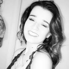 Renee Burnham (@reneewhetham)