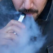Kids everywhere are juuling, less kids are smoking. Teens Who Vape Are More Likely To Smoke Cigarettes Later The Verge