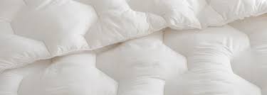 Si votre lit mesure 180x200 cm, optez pour la plus grande taille de housse de couette 26 0x240 cm ainsi qu'un drap housse 180x200. Quelle Taille De Couette Acheter Pour Un Lit En 180x200 La Redoute