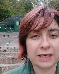 Another slow-no, gorgeous shapes he makes!