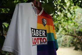 Soma novothny läuft im flutlichtblauen trikot künftig mit der rückennummer 15 auf!. Vfl Bochum Heimtrikot Saison 1997 98