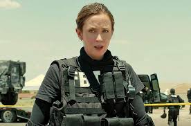 Sicario describes, with surgical precision, the fatal and bloody desecration of mexico as a result of its decades long cartel war. Sicario En El Limite De La Ley Y La Moral