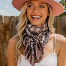 35x35" Two Tone Paisley Wild Rag